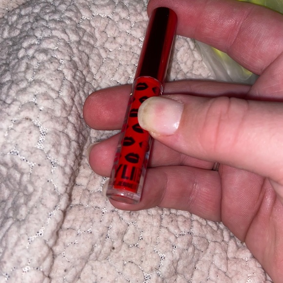 kylie keep the receipt mini lippie - Picture 5 of 7
